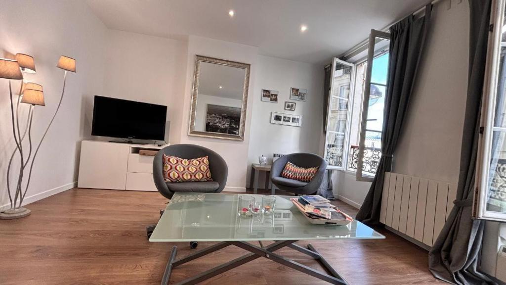 Doubles Les Champs-elysees Hotel